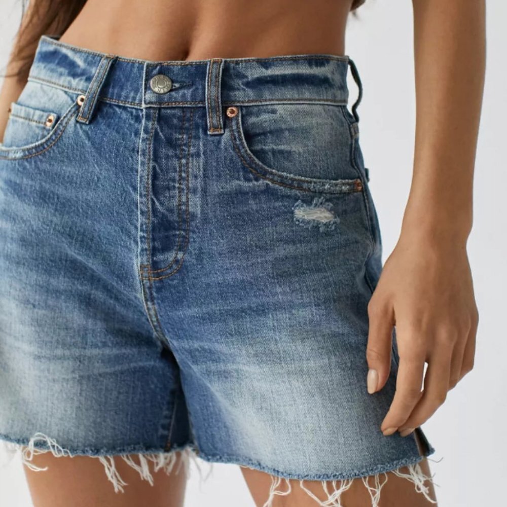 Bottom Line High Rise Shorts by Daze